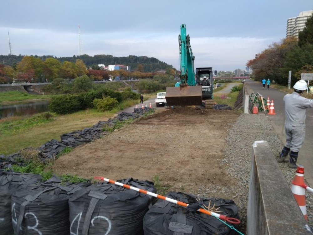 河川内搬入路造成