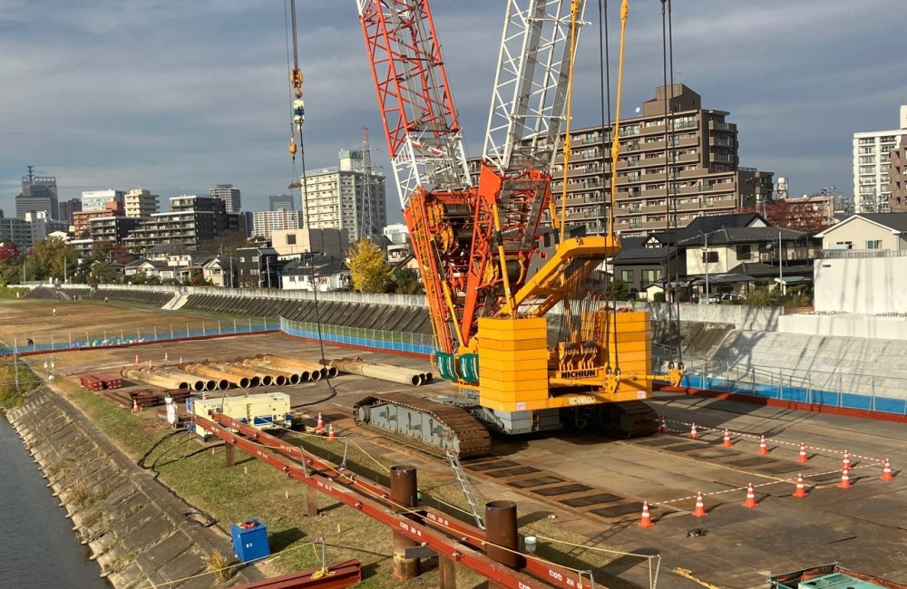 ベント基礎杭施工状況