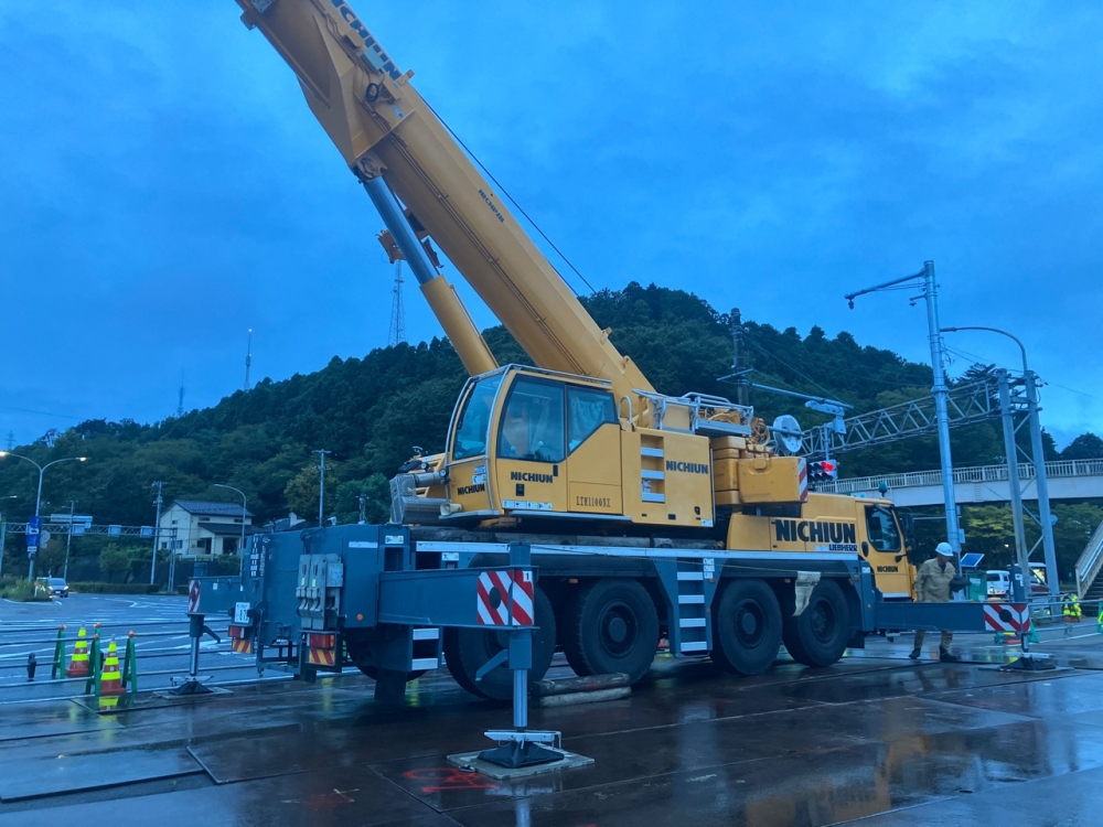 100t吊クレーン据付完了